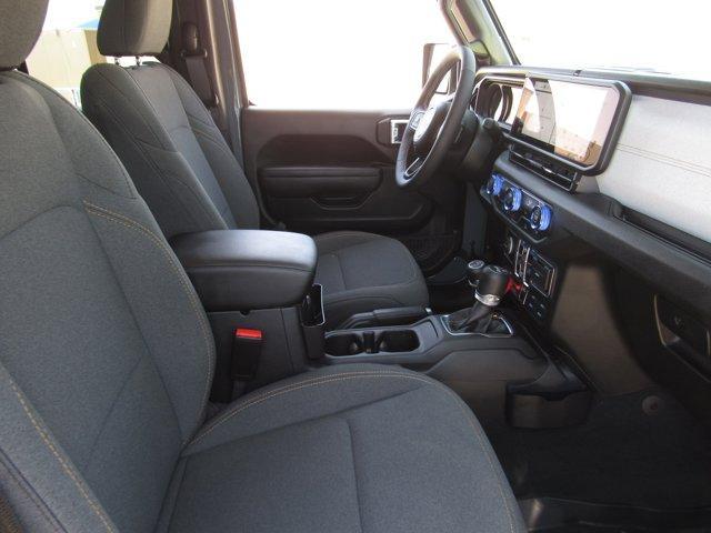 Photo of 2025 Anvil Clearcoat Jeep Wrangler