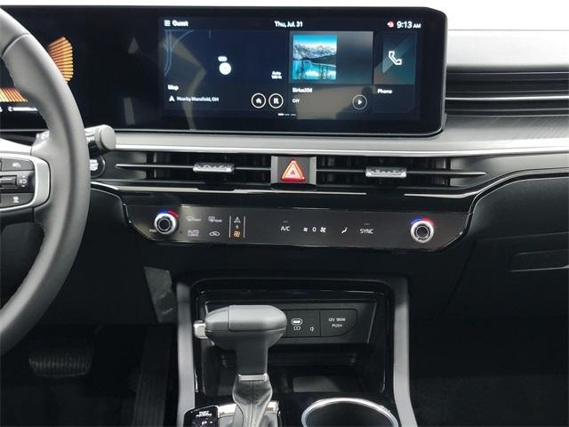 Photo of 2026 Runway Red Kia K5