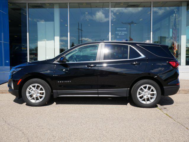 Photo of 2022 Mosaic Black Metallic Chevrolet Equinox