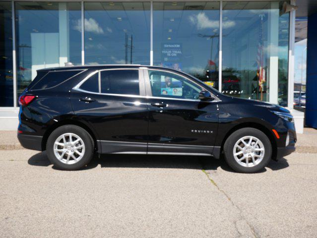 Photo of 2022 Mosaic Black Metallic Chevrolet Equinox