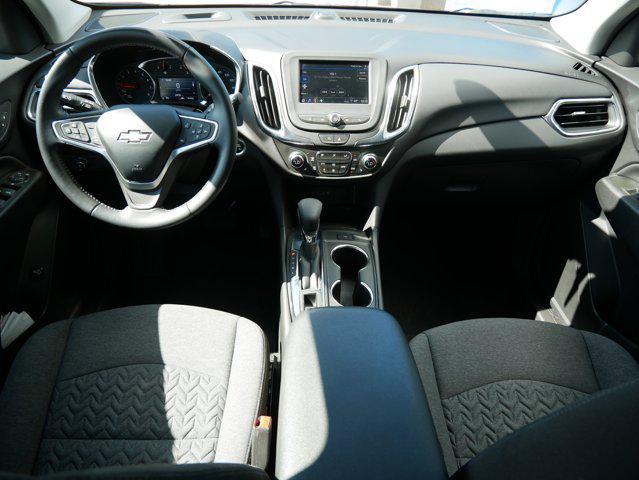 Photo of 2022 Mosaic Black Metallic Chevrolet Equinox