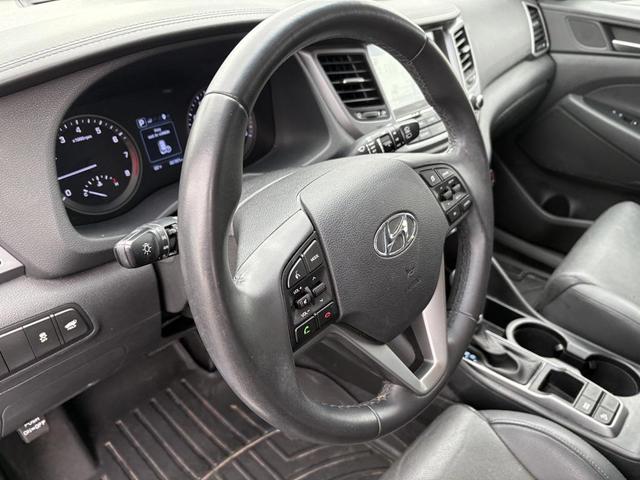 Photo of 2017 Caribbean Blue Hyundai TUCSON