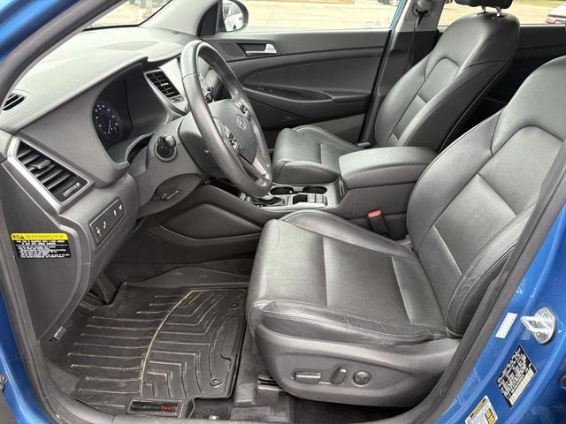 Photo of 2017 Caribbean Blue Hyundai TUCSON