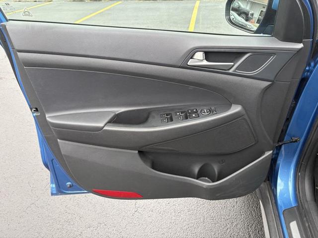 Photo of 2017 Caribbean Blue Hyundai TUCSON
