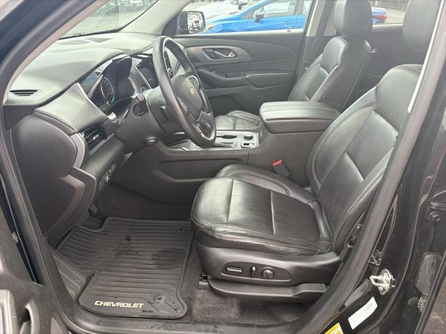 Photo of 2018 Mosaic Black Metallic Chevrolet Traverse