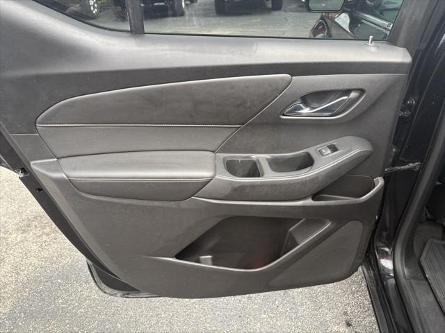 Photo of 2018 Mosaic Black Metallic Chevrolet Traverse