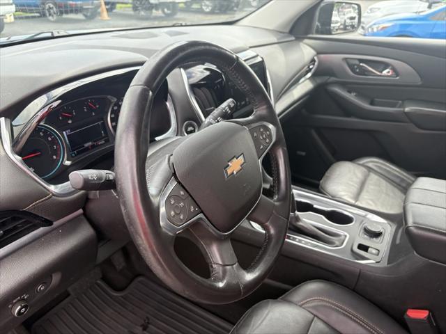 Photo of 2018 Mosaic Black Metallic Chevrolet Traverse