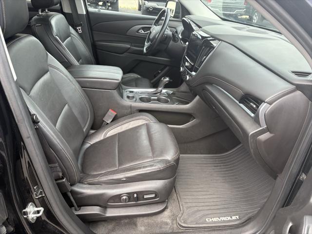 Photo of 2018 Mosaic Black Metallic Chevrolet Traverse