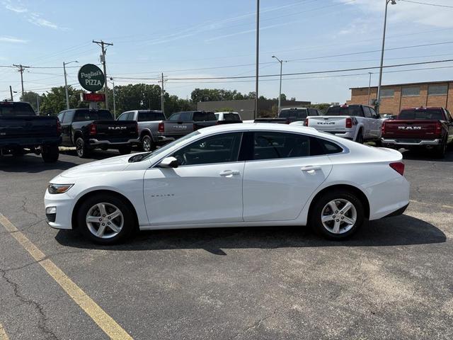 Photo of 2024 Summit White Chevrolet Malibu