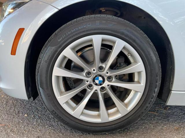Photo of 2018 Silver BMW 320