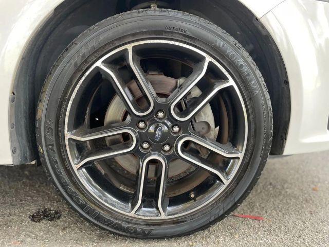 Photo of 2014 White Ford Flex