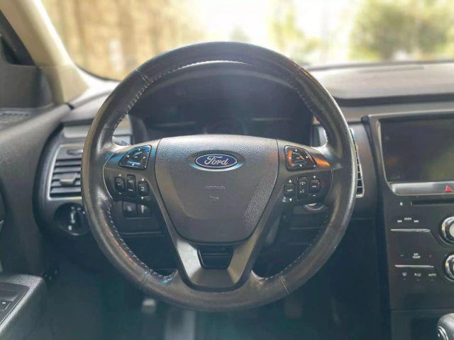 Photo of 2014 White Ford Flex