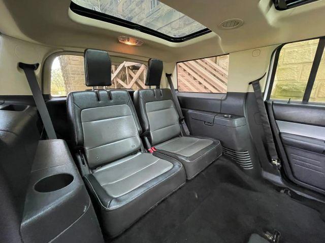 Photo of 2014 White Ford Flex