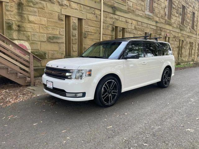 Photo of 2014 White Ford Flex