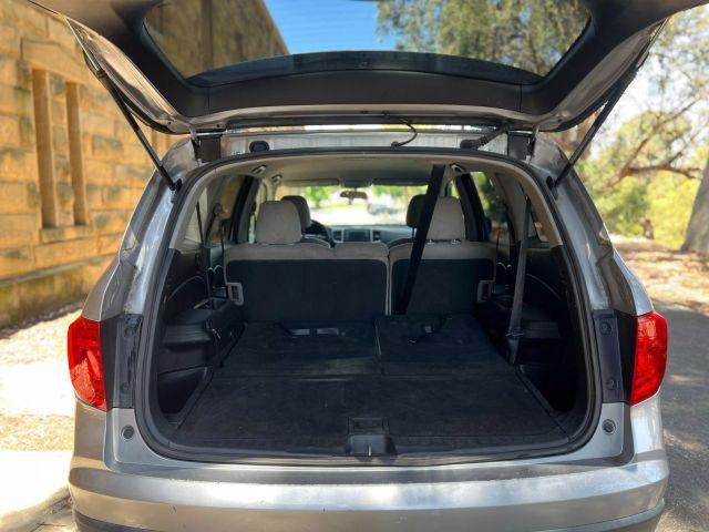 Photo of 2016 Gray Honda Pilot