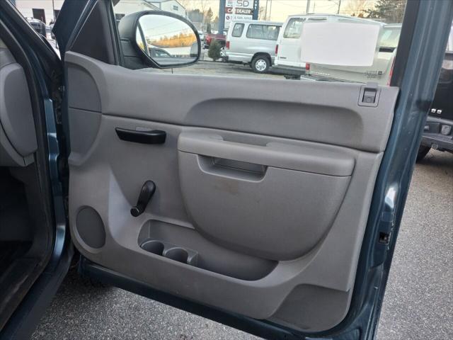 Photo of 2011 Imperial Blue Metallic Chevrolet Silverado 2500