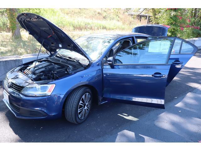 Photo of 2011 Blue Volkswagen Jetta