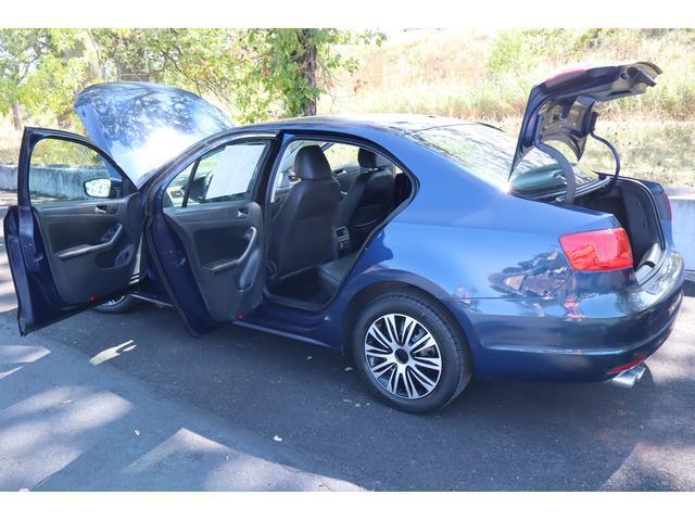 Photo of 2011 Blue Volkswagen Jetta