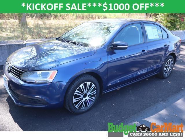 Photo of 2011 Blue Volkswagen Jetta