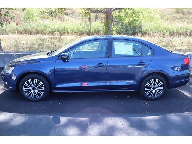 Photo of 2011 Blue Volkswagen Jetta