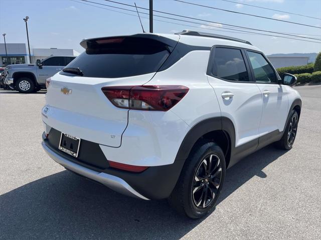 Photo of 2023 Summit White Chevrolet Trailblazer