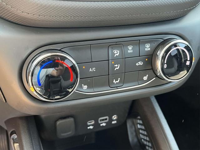 Photo of 2023 Summit White Chevrolet Trailblazer