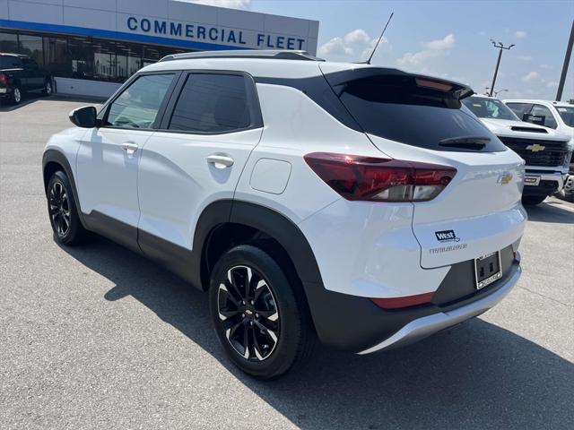 Photo of 2023 Summit White Chevrolet Trailblazer