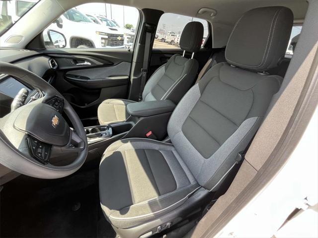 Photo of 2023 Summit White Chevrolet Trailblazer