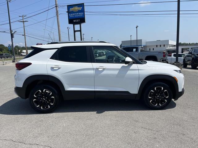 Photo of 2023 Summit White Chevrolet Trailblazer