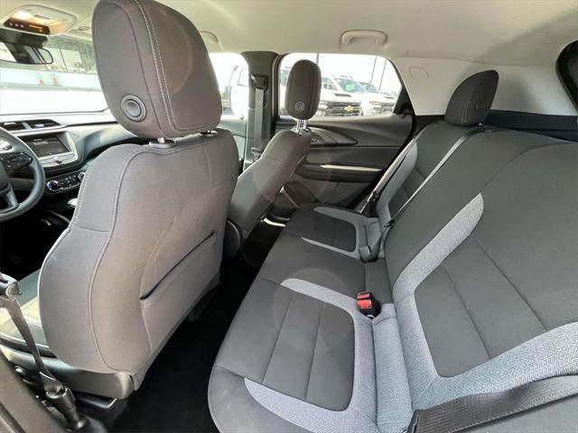 Photo of 2023 Summit White Chevrolet Trailblazer
