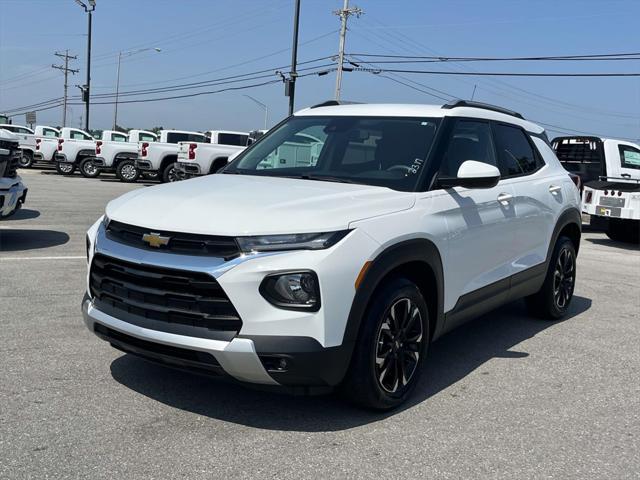 Photo of 2023 Summit White Chevrolet Trailblazer