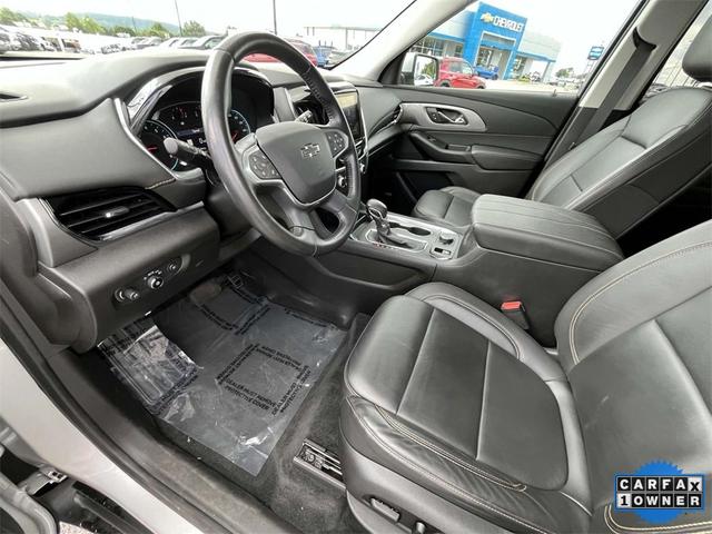 Photo of 2021 Silver Ice Metallic Chevrolet Traverse