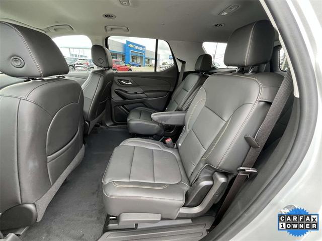 Photo of 2021 Silver Ice Metallic Chevrolet Traverse