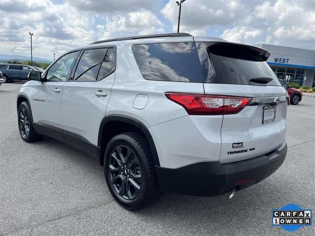 Photo of 2021 Silver Ice Metallic Chevrolet Traverse