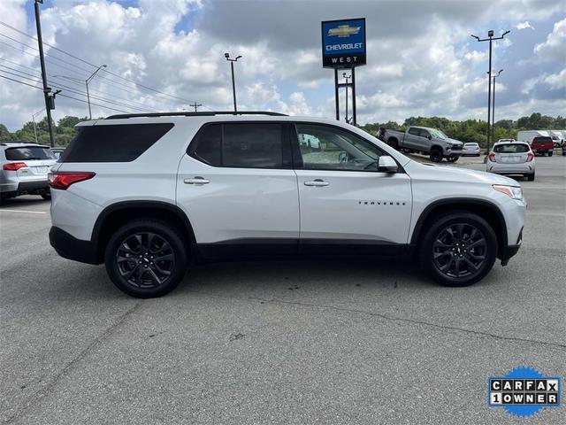 Photo of 2021 Silver Ice Metallic Chevrolet Traverse