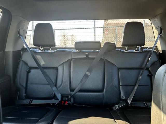 Photo of 2019 White GMC Sierra 1500