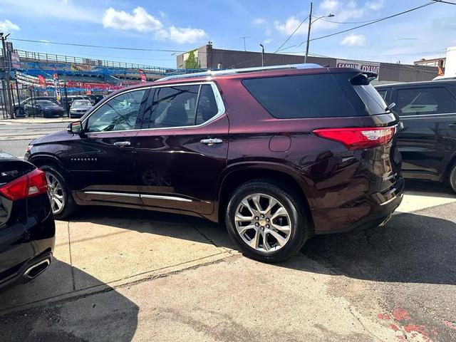 Photo of 2019 Black Currant Metallic Chevrolet Traverse