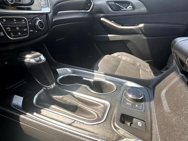 Photo of 2019 Black Currant Metallic Chevrolet Traverse