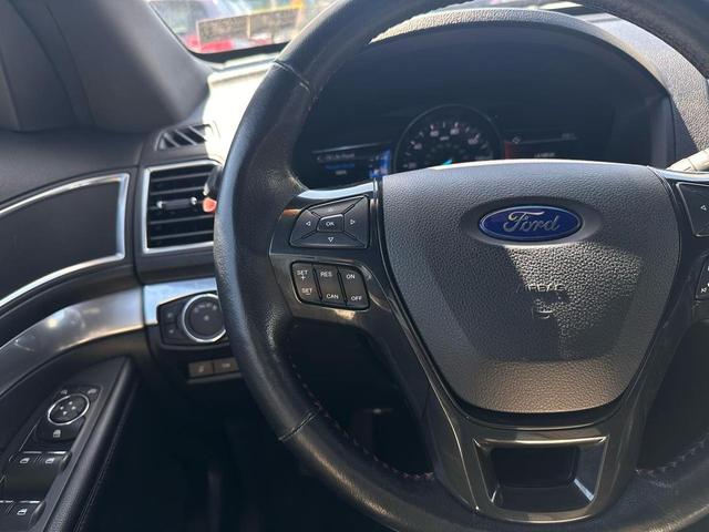 Photo of 2016 Ingot Silver Metallic Ford Explorer