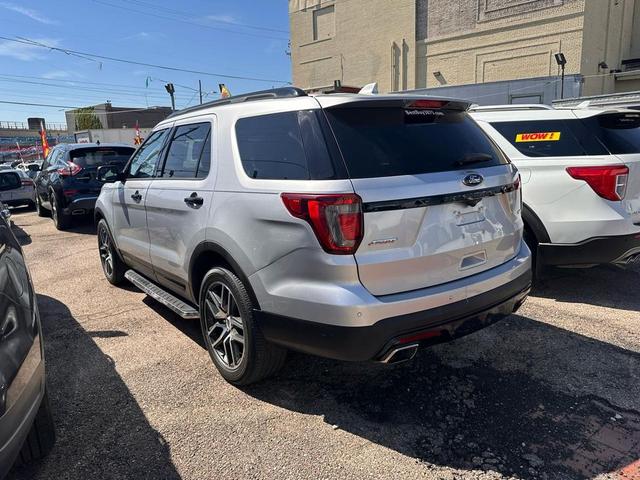Photo of 2016 Ingot Silver Metallic Ford Explorer