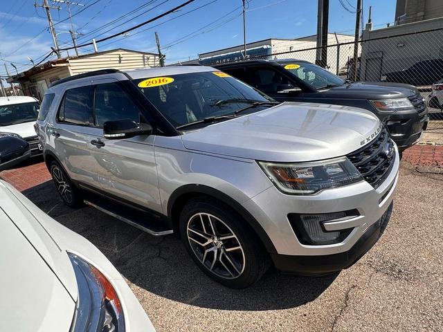 Photo of 2016 Ingot Silver Metallic Ford Explorer