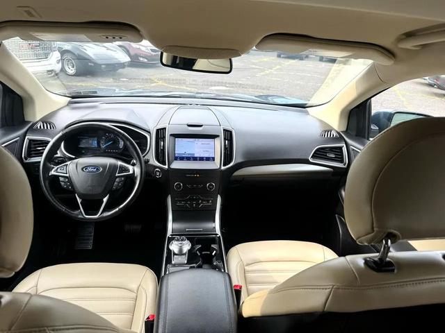 Photo of 2019 Blue Metallic Ford Edge