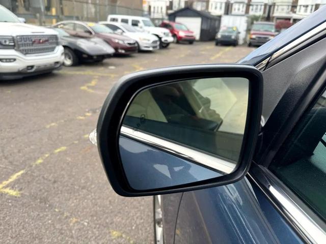 Photo of 2019 Blue Metallic Ford Edge