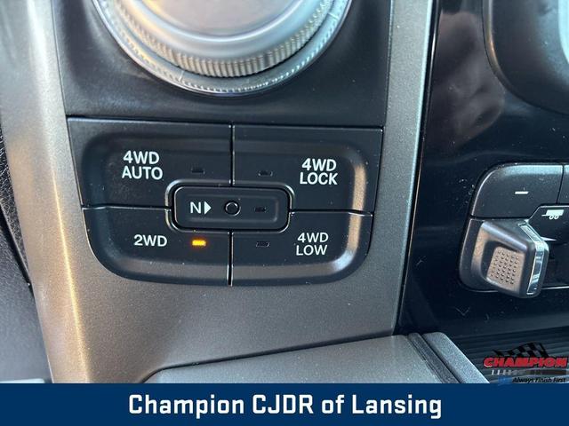 Photo of 2017 Brilliant Black Crystal Pearlcoat RAM 1500