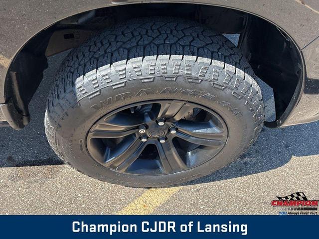 Photo of 2017 Brilliant Black Crystal Pearlcoat RAM 1500
