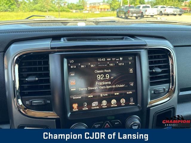 Photo of 2017 Brilliant Black Crystal Pearlcoat RAM 1500