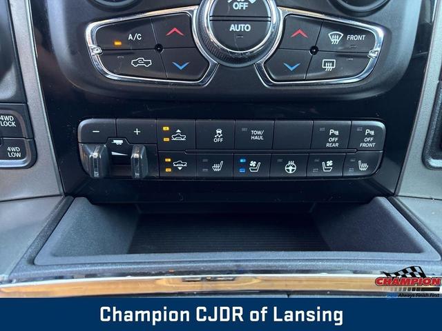 Photo of 2017 Brilliant Black Crystal Pearlcoat RAM 1500