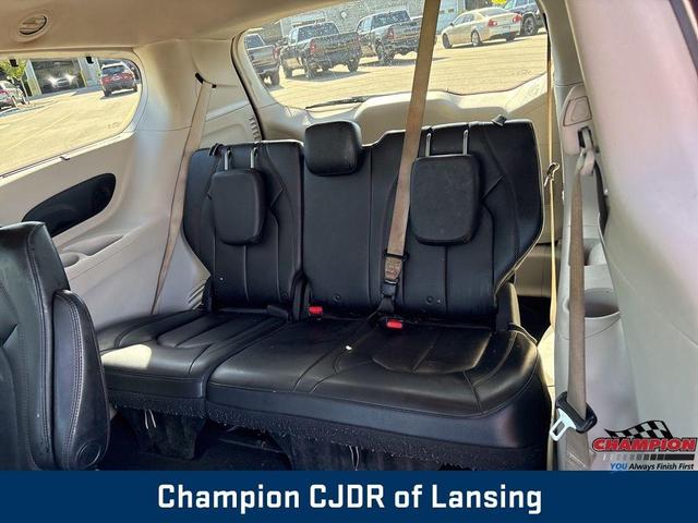 Photo of 2018 Velvet Red Pearlcoat Chrysler Pacifica