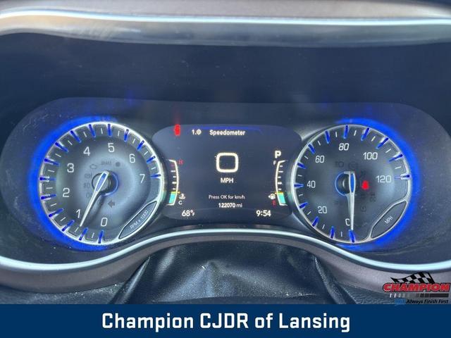 Photo of 2018 Velvet Red Pearlcoat Chrysler Pacifica