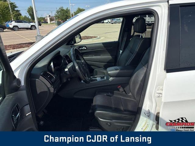 Photo of 2020 Bright White Clearcoat Jeep Grand Cherokee